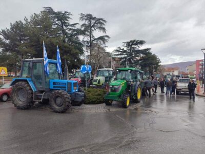 Συσκέψεις σε Πτολεμαΐδα και Αμυνταιο για την οργάνωση της συμμετοχής στο συλλαλητήριο της ΔΕΘ 17 Πορεία με τρακτέρ στο Αμύνταιο, την ώρα που η Κυβέρνηση εξαγγέλλει, τα μέτρα για τον αγροτικό τομέα