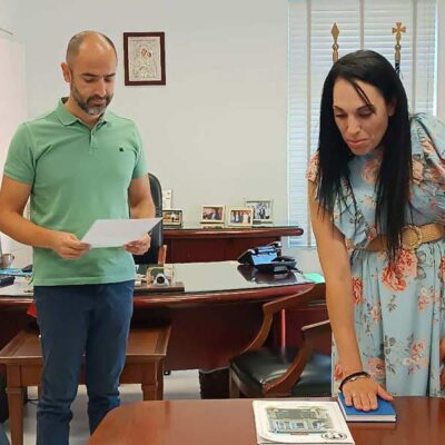 Ορκωμοσία νέας υπαλλήλου στον Δήμο Φλώρινας 3 Ορκωμοσία νέας υπαλλήλου στον Δήμο Φλώρινας