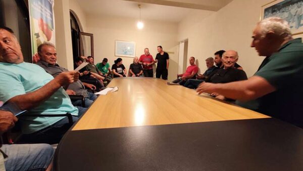 Σύσκεψη μηλοπαραγωγών στο Μεσόβουνο 1 Σύσκεψη μηλοπαραγωγών στο Μεσόβουνο