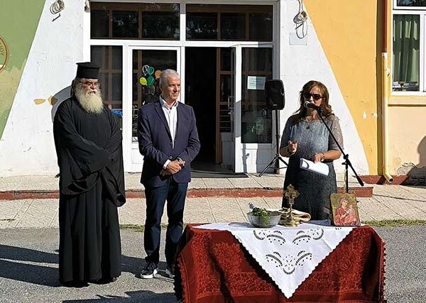 Στους αγιασμούς σχολικών μονάδων του Αμυνταίου ο Δήμαρχος Ιωάννης Λιάσης 9 Στους αγιασμούς σχολικών μονάδων του Αμυνταίου ο Δήμαρχος Ιωάννης Λιάσης