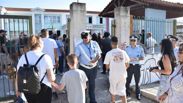 Ενημερωτικά Φυλλάδια Τροχαίας και Σχολικών Προγραμμάτων σε μαθητές Δημοτικών Σχολείων 1 Ενημερωτικά Φυλλάδια Τροχαίας και Σχολικών Προγραμμάτων σε μαθητές Δημοτικών Σχολείων